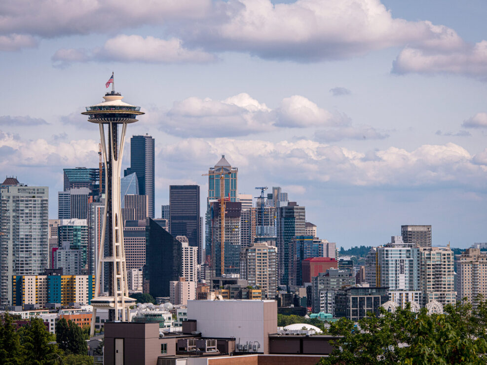 Seattle Skyline: Urban Beauty by the Water.
