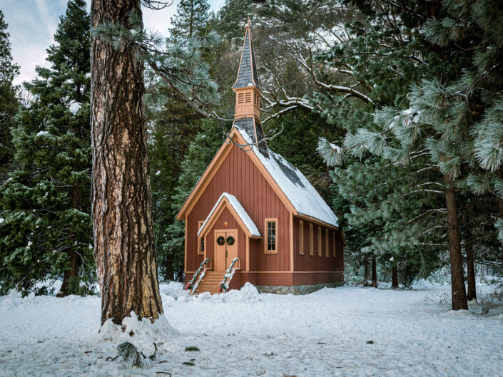Chapel of Yosemite: A Place of Serenity.